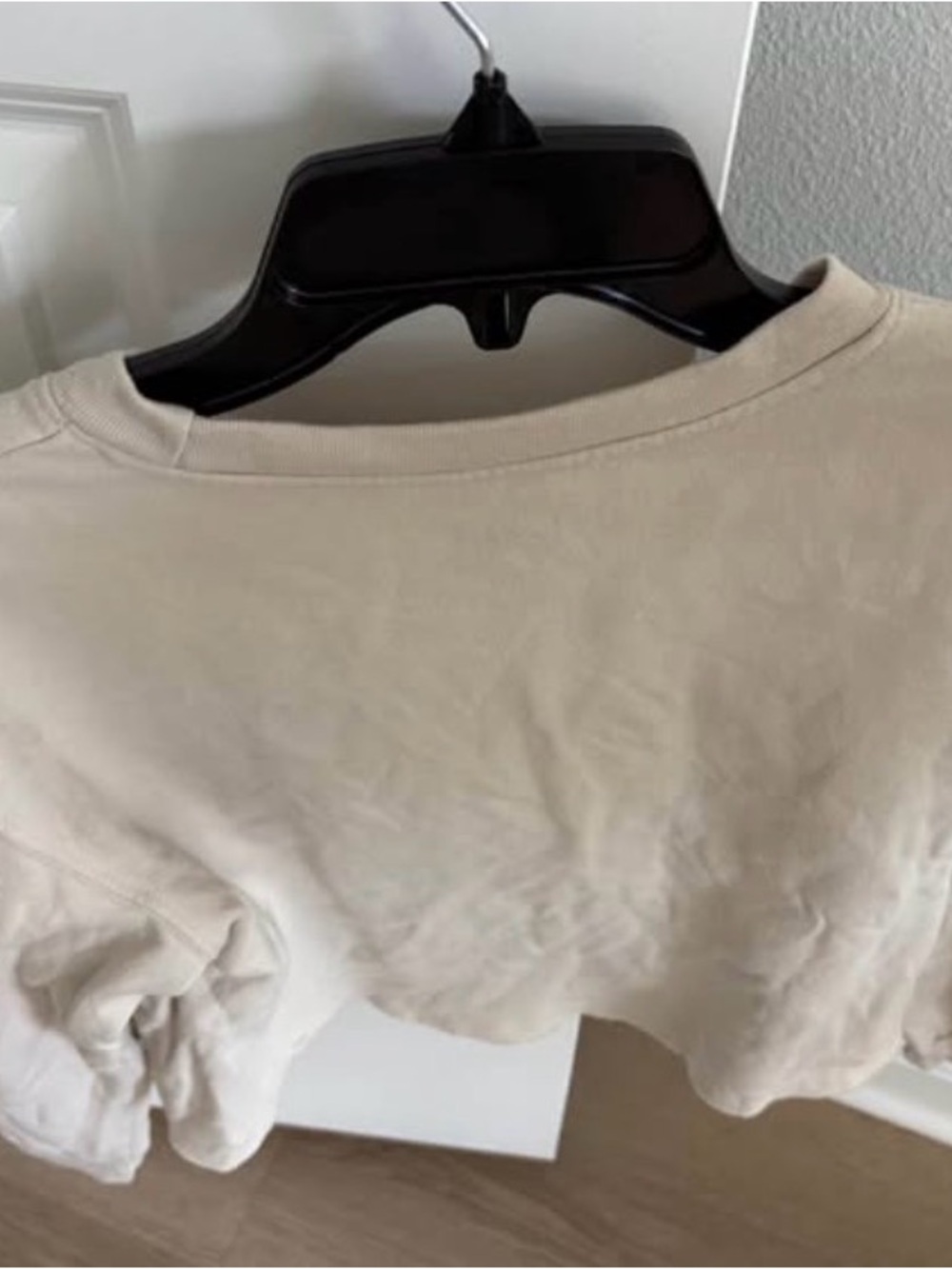 Hocus Pocus Graphic Cream Crop Sweatshirt - Juniors Large - Picture 2 of 7